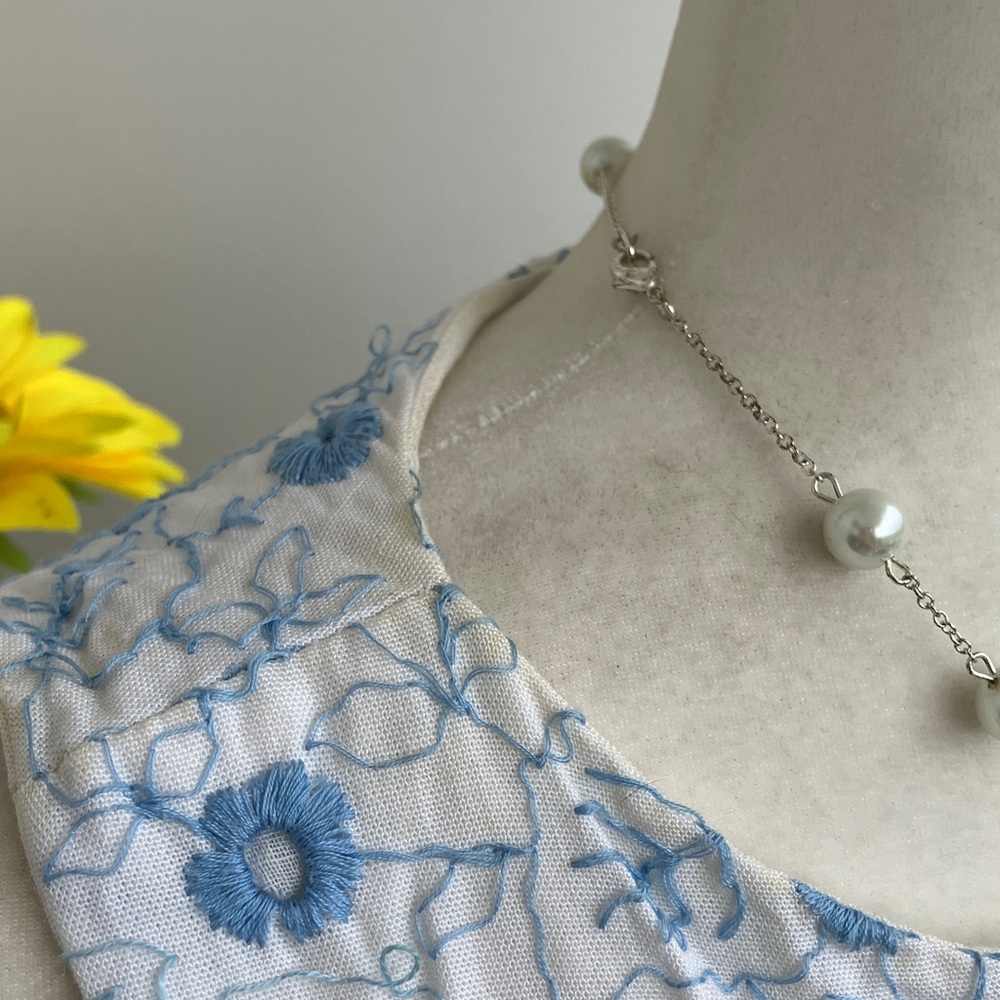 Vintage 60s Blue and White Eyelet Lace Floral Bodycon Sleeveless Mini Dress - Picture 3 of 13